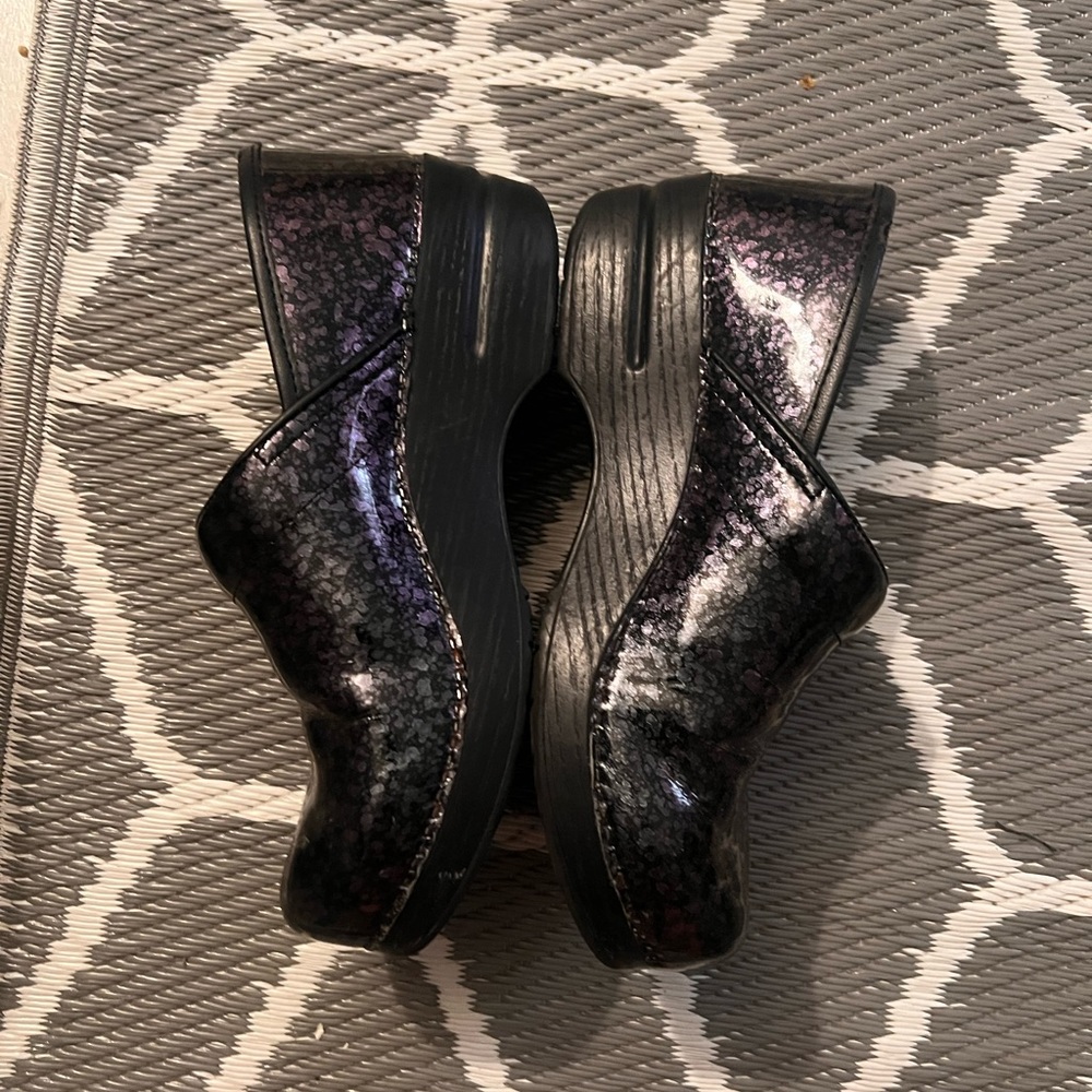 Dansko Size 38 Clogs